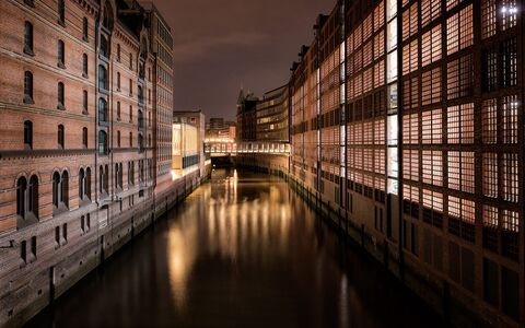 Abendliche Stimmung in der Speicherstadt in Hamburg